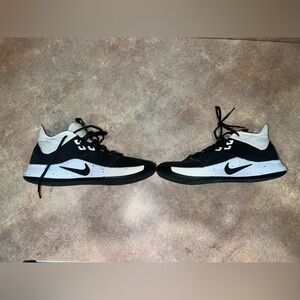 Nike Paul George basketball shoes